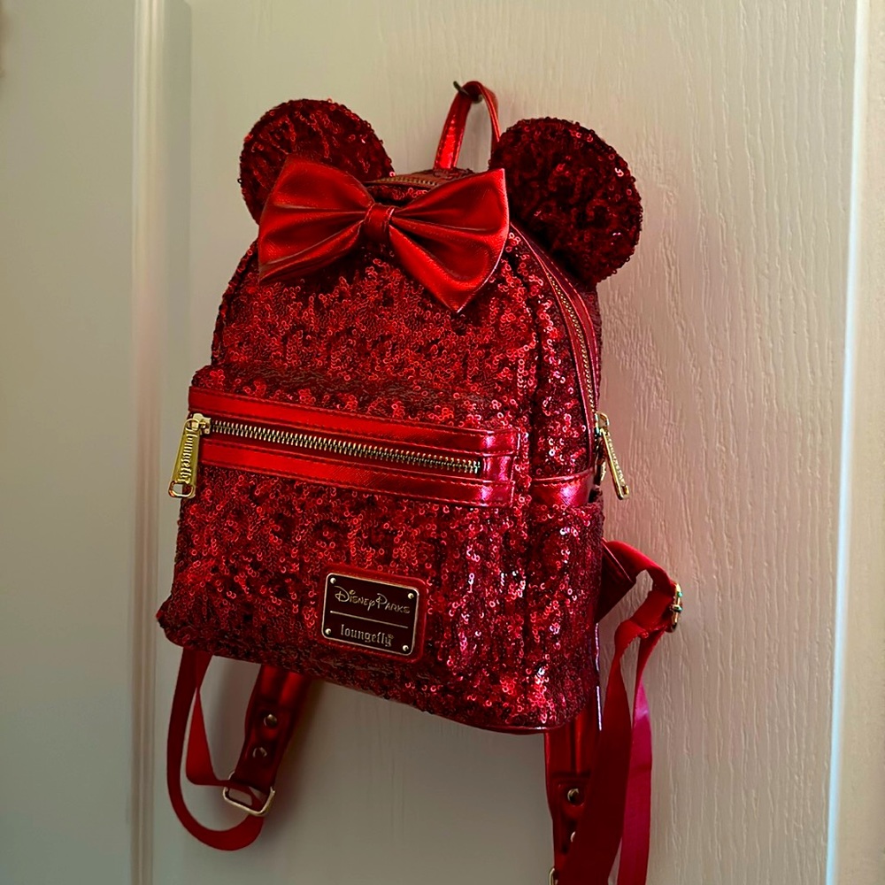 Red sequin parks exclusive Minnie Mouse backpack